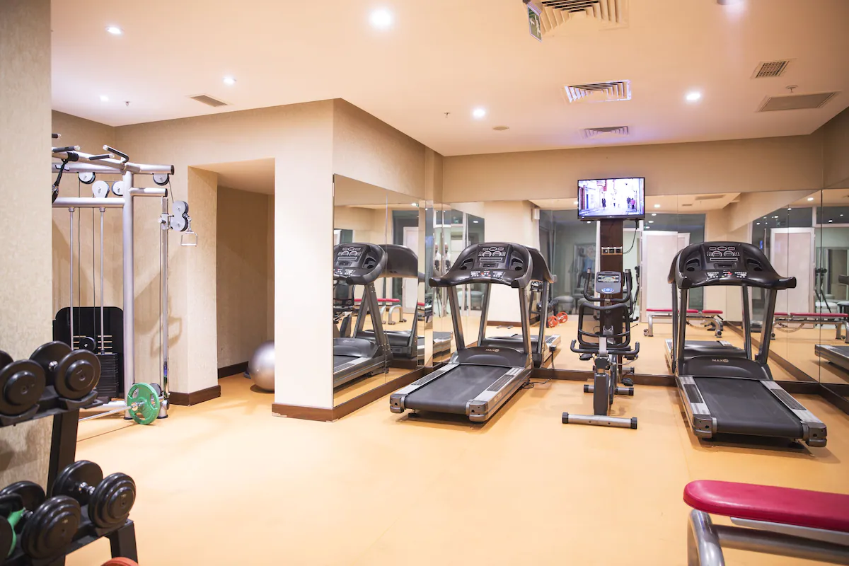 باشگاه هتل گرند ارس و سوییتز